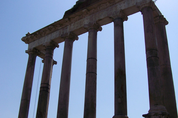 Colonnes façade Basilique Julia