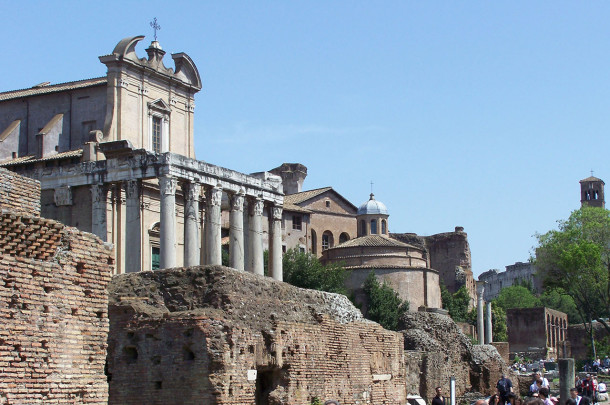 Temple Antonin et Faustine