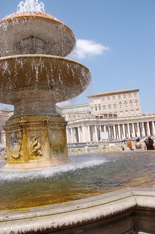 Fontaine place Saint-Pierre