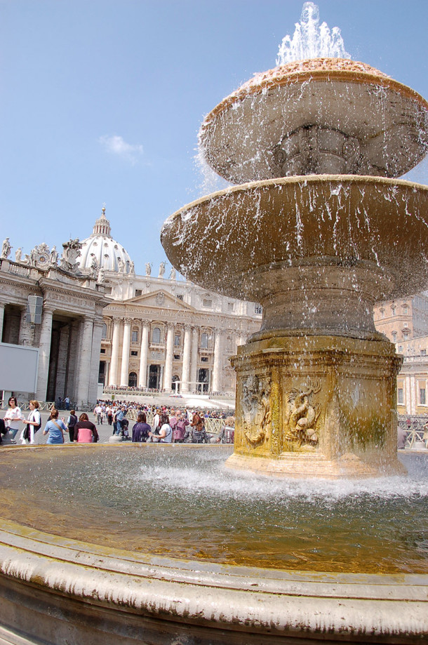 Fontaine place Saint-Pierre