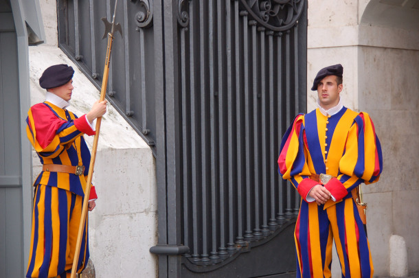 La garde suisse et ses célèbres uniformes