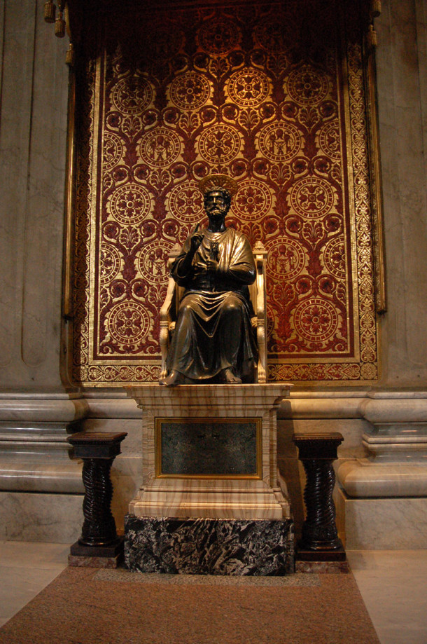 Statue de Saint-Pierre d'Arnolfo di Cambiao