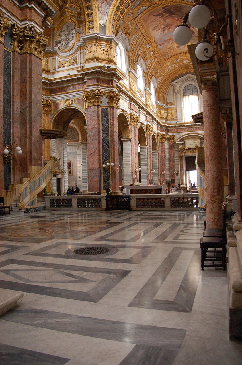 Intérieur stuc marbre basilique saint ambroise saint charles