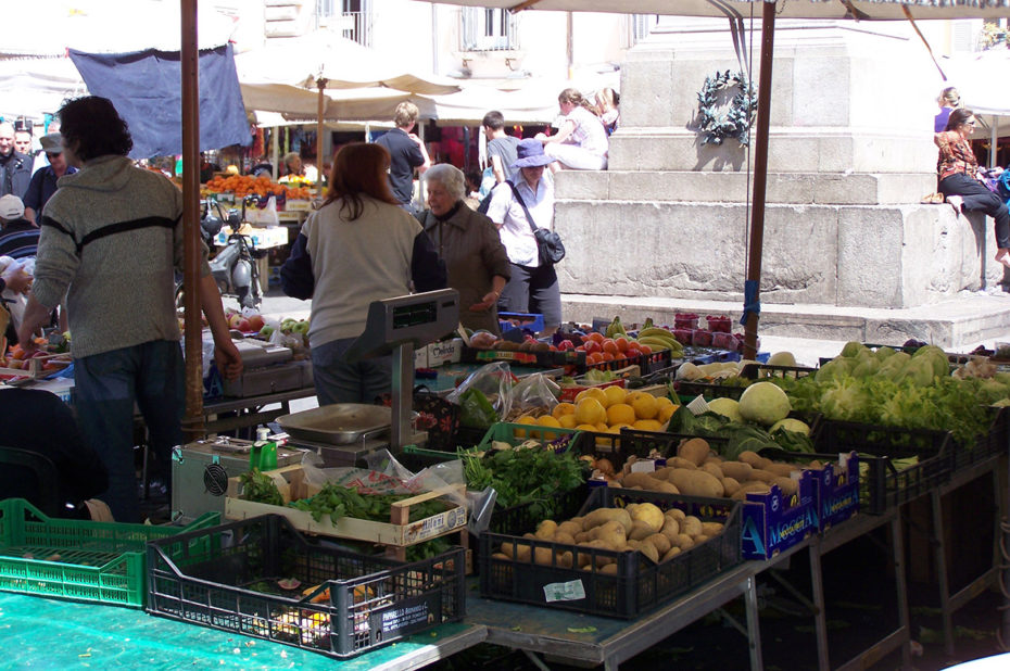 Légumes et produits italiens au Campo dei Fiori