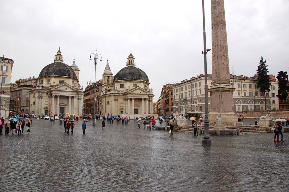 La Piazza del Popolo sous la pluie