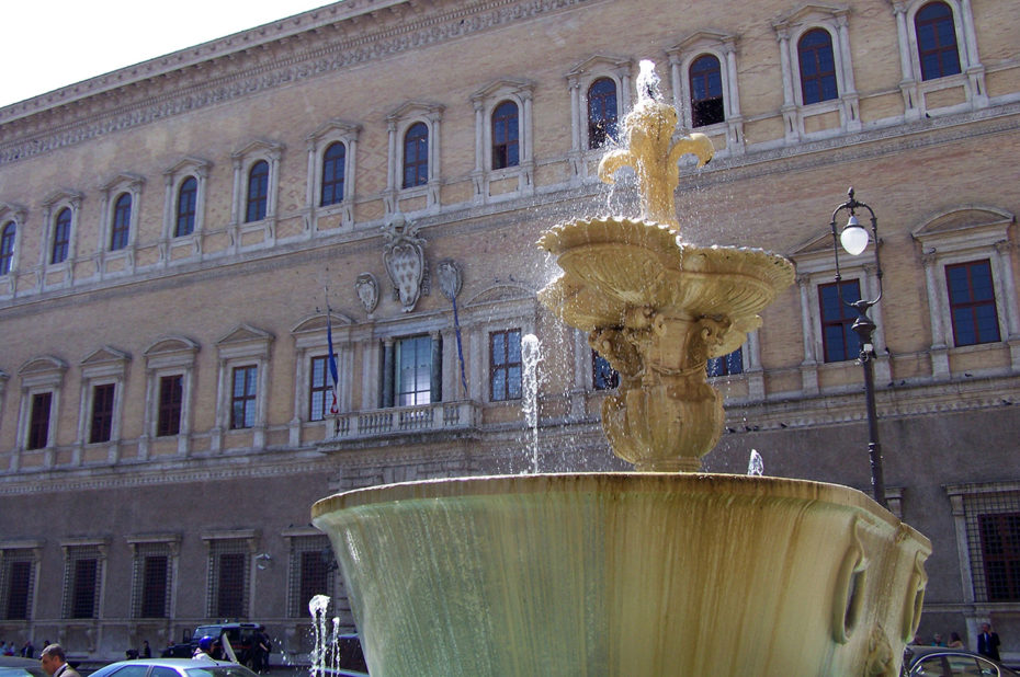 La Place Farnèse à Rome