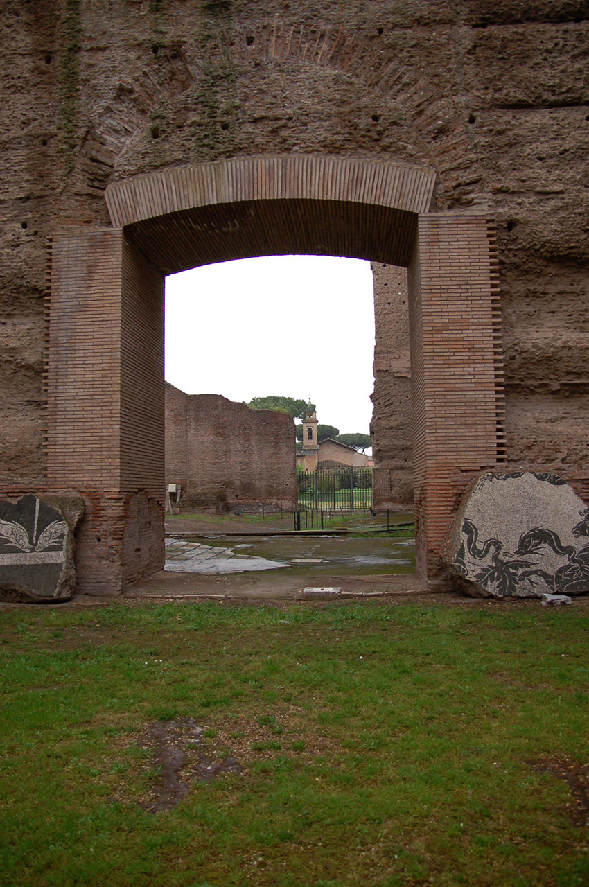 Pierres des thermes utilisées par Paul III