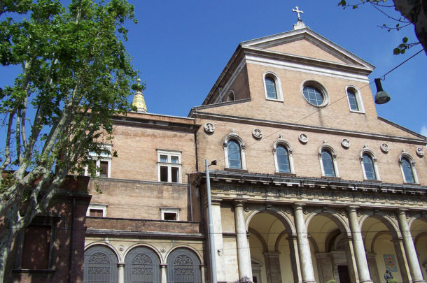 Façade de l'église Saint-Antoine-de-Padoue