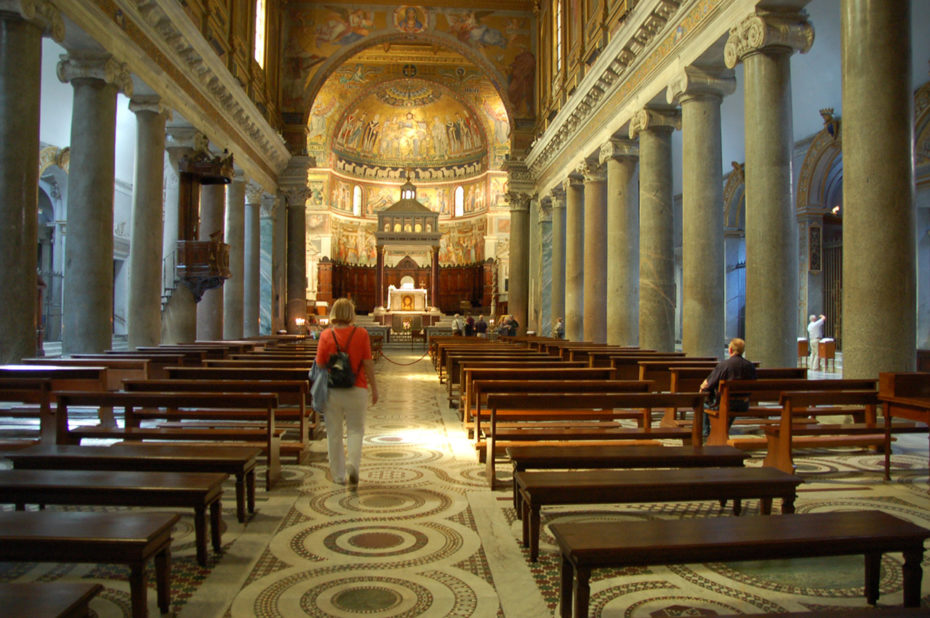 La nef de la basilique