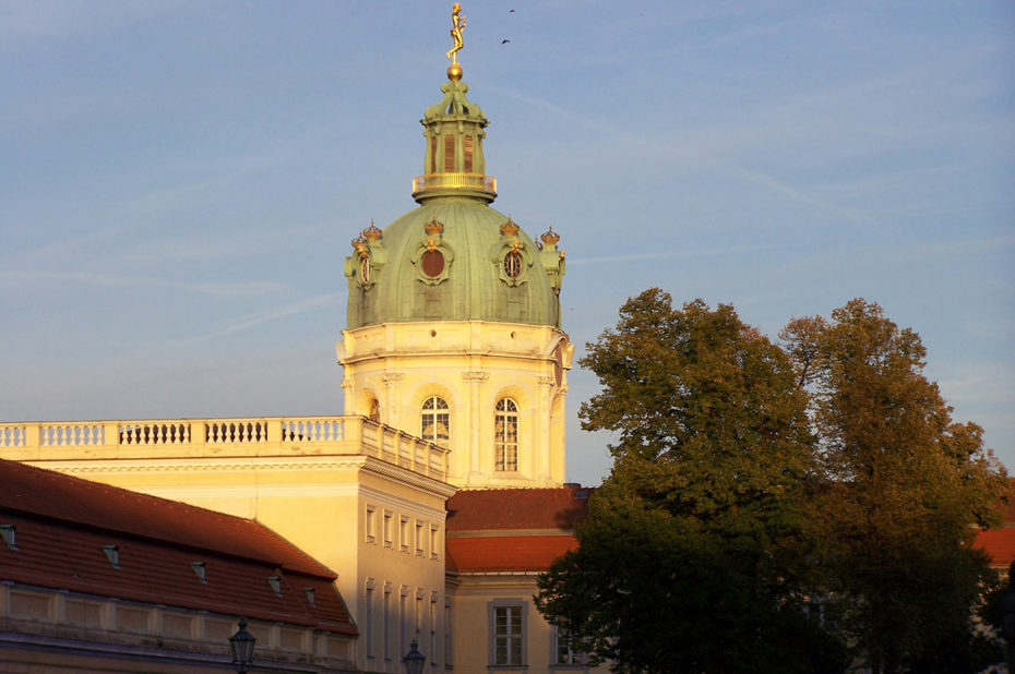 Le château de Charlottenburg éclairé par le soleil