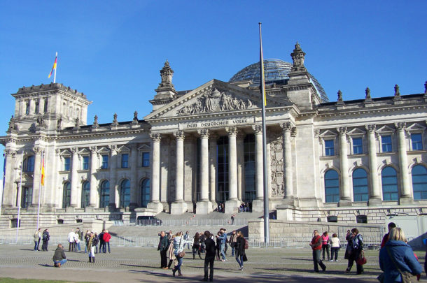 La façade du Reichstag, le Parlement allemand