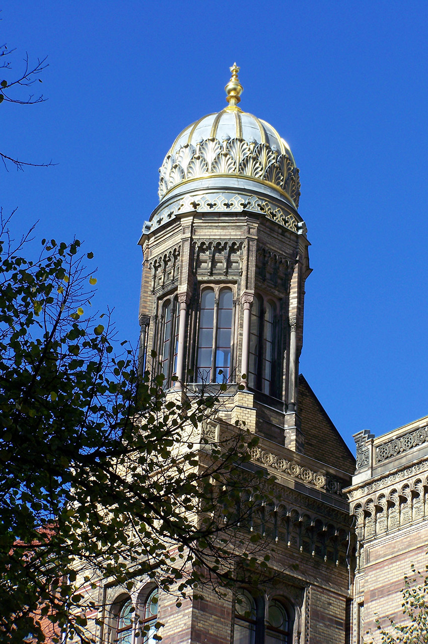 Une des coupoles de la Nouvelle Synagogue