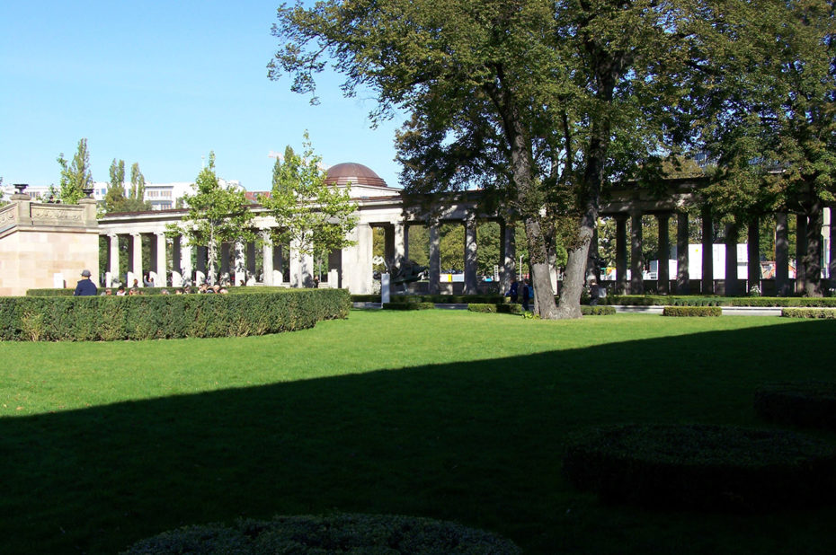 Jardins et colonnades sur l'île aux Musées