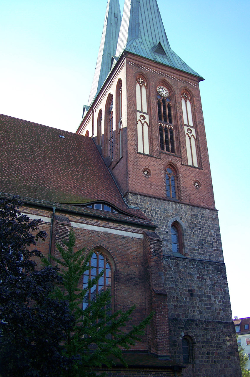 Vue de côté de Nikolaikirche