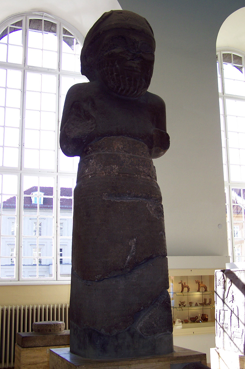 Statue monumentale du dieu Hadad