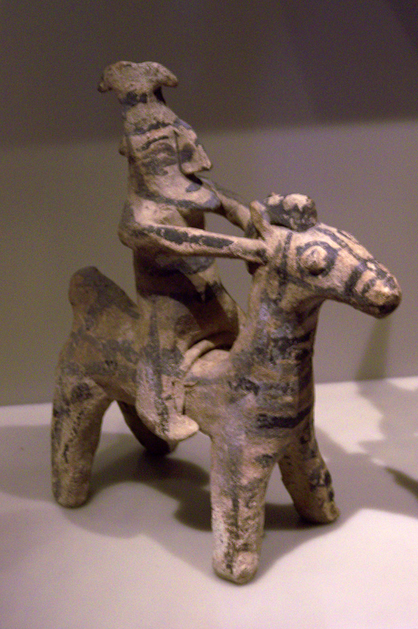 Statuette d'un homme à cheval