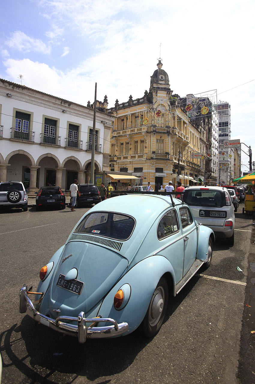 Volkswagen Coccinelle dans les rues de Salvador