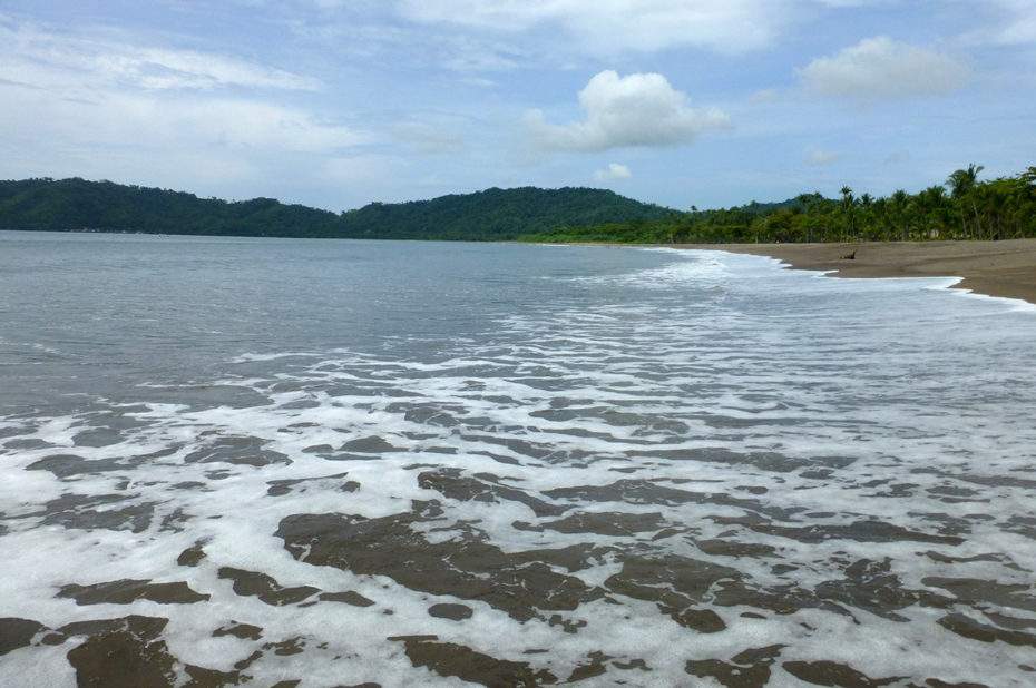 Peu de vagues sur Playa Tambor