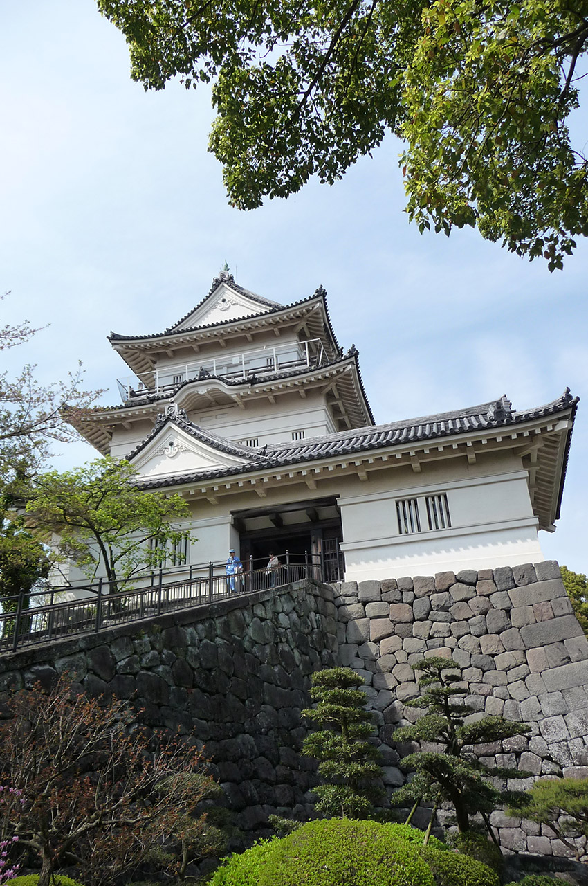 Le château d'Odawara est situé à proximité de la baie de Sagami