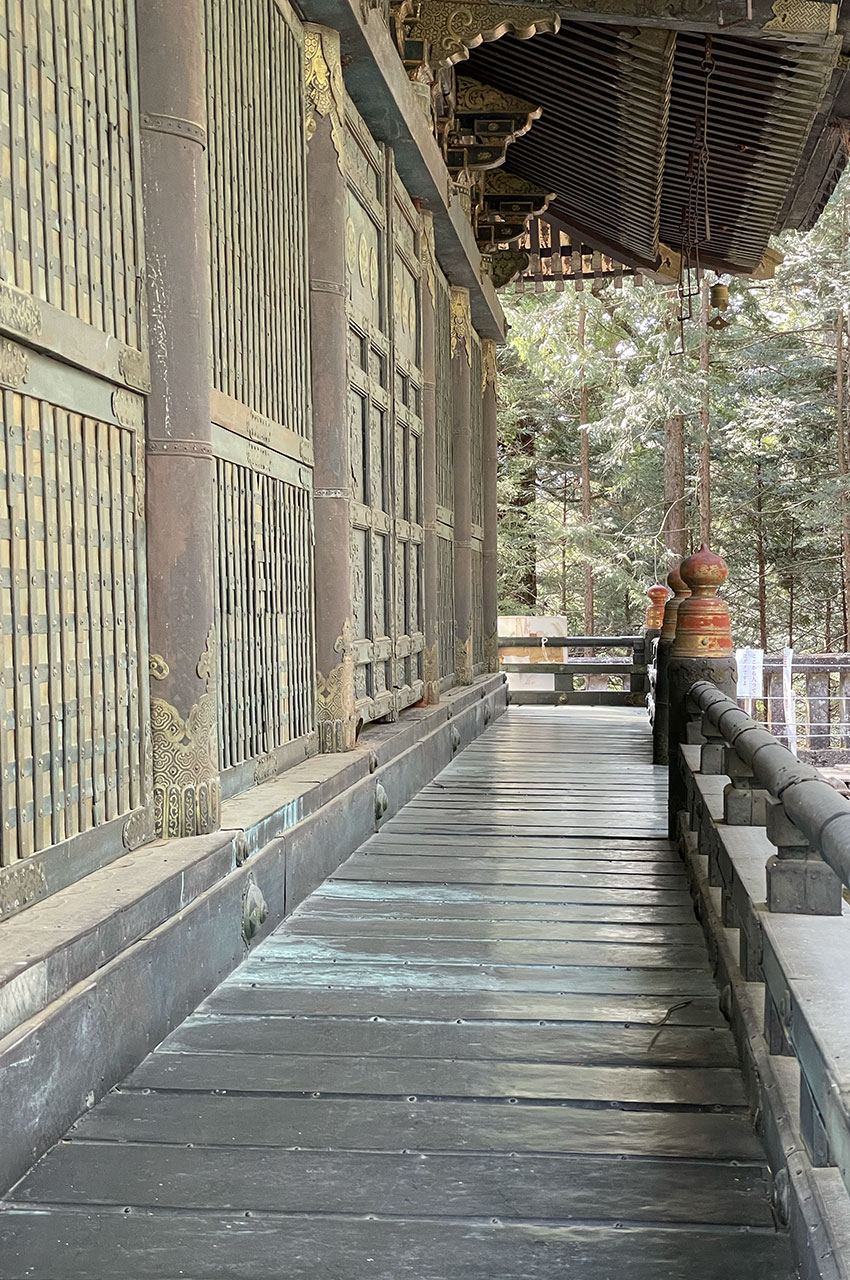 Engawa d'un des bâtiments du sanctuaire Toshogu