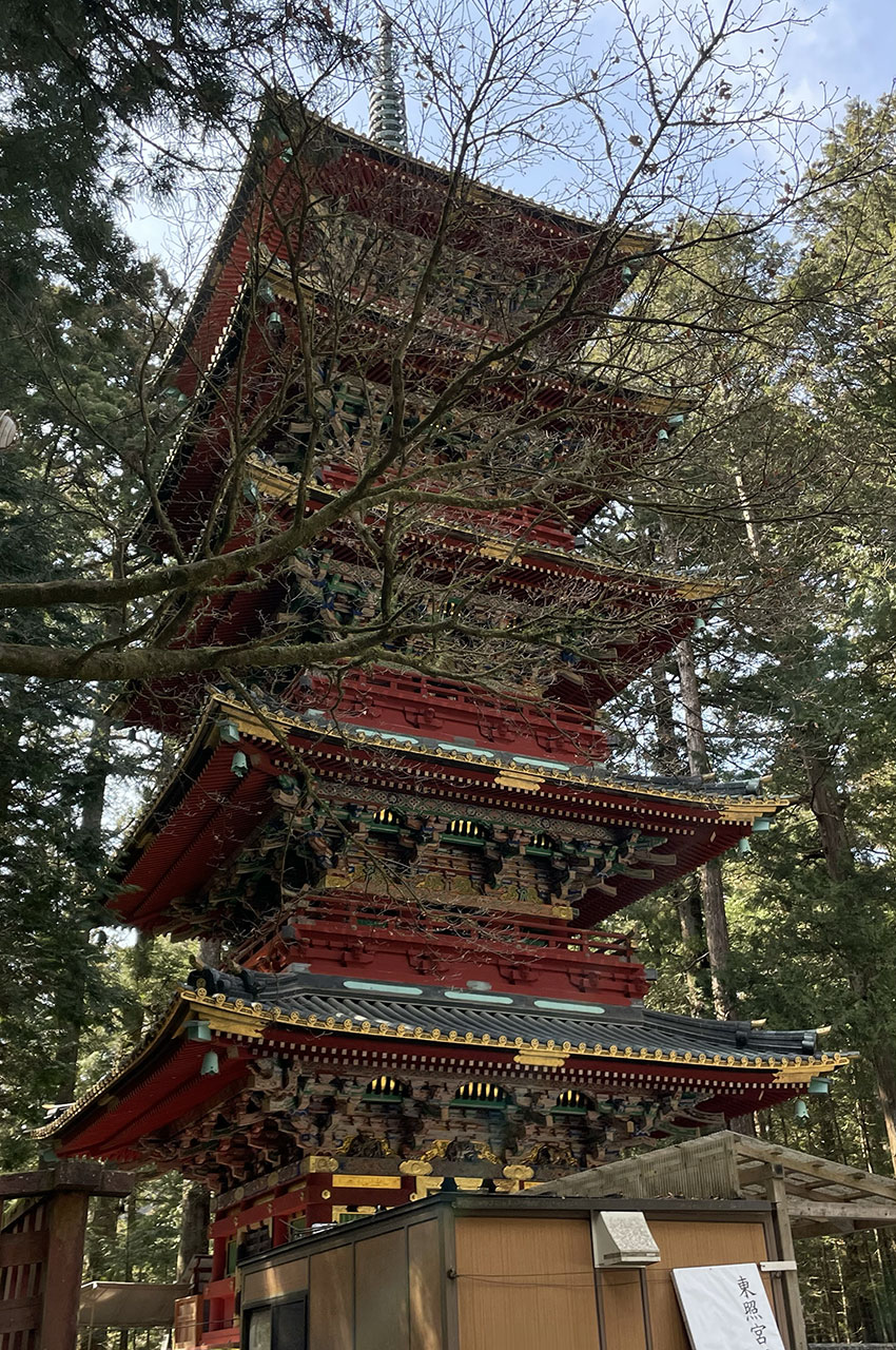 La pagode rouge à 5 étages mesure 36 m de haut