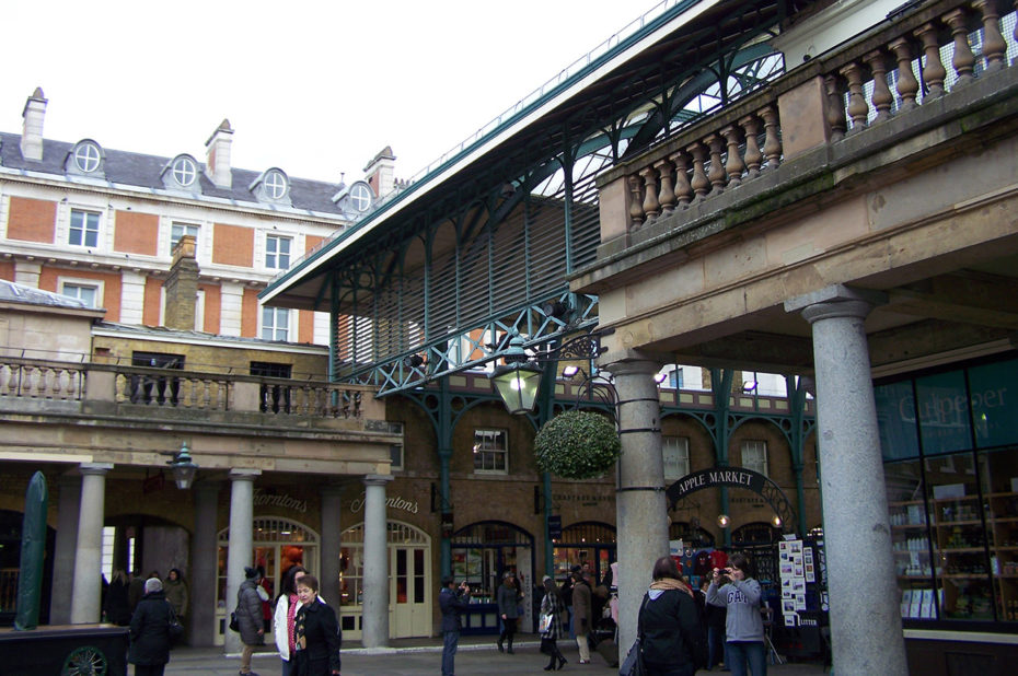 Covent Garden attire de nombreux badauds et touristes