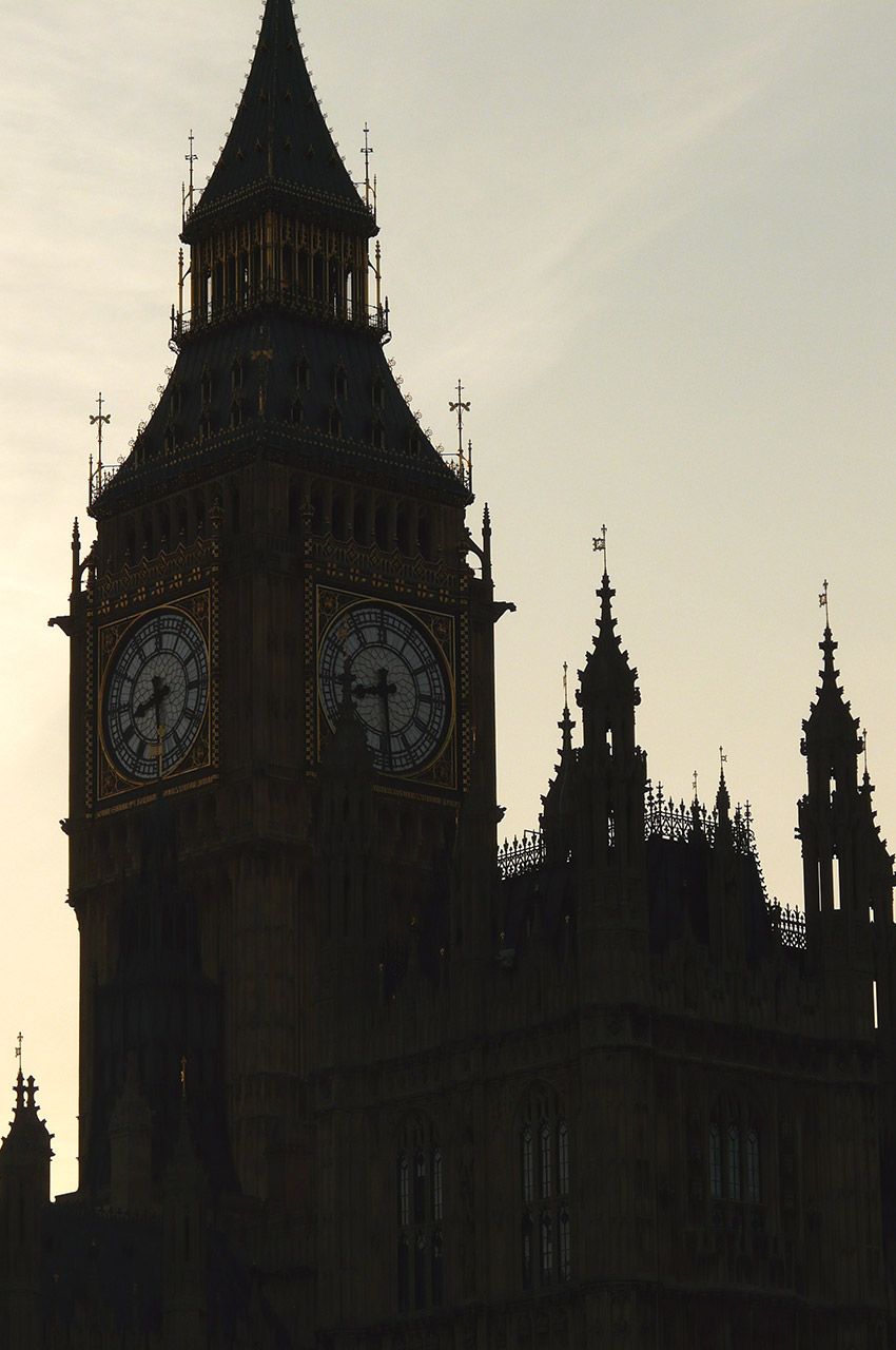 Le clocher de Big Ben au crépuscule