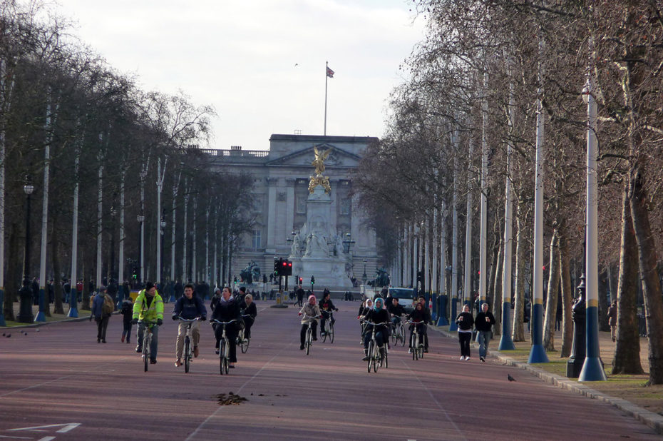 De nombreux cyclistes sur The Mall