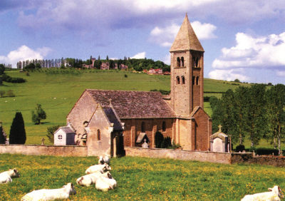 L'église de Mazille et le Carmel de la Paix