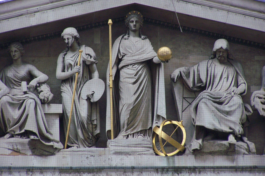 Fronton de l'entrée du British Museum