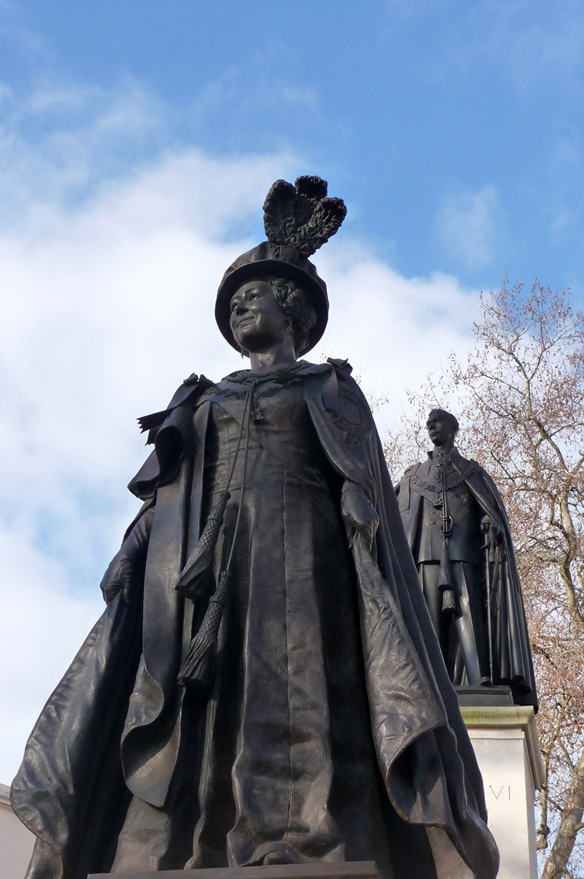 Mémorial à la Reine Élisabeth, la reine mère, et au roi George VI