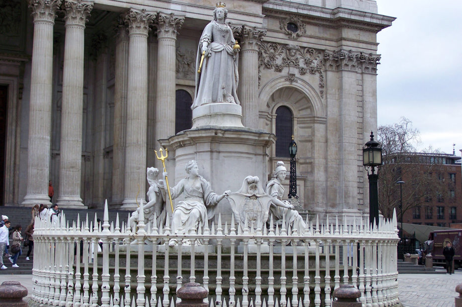 Statue de la reine Anne de Grande-Bretagne