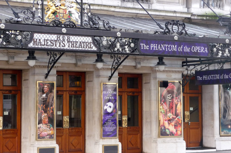 Un théâtre donnant des représentations de The Phantom of the Opera