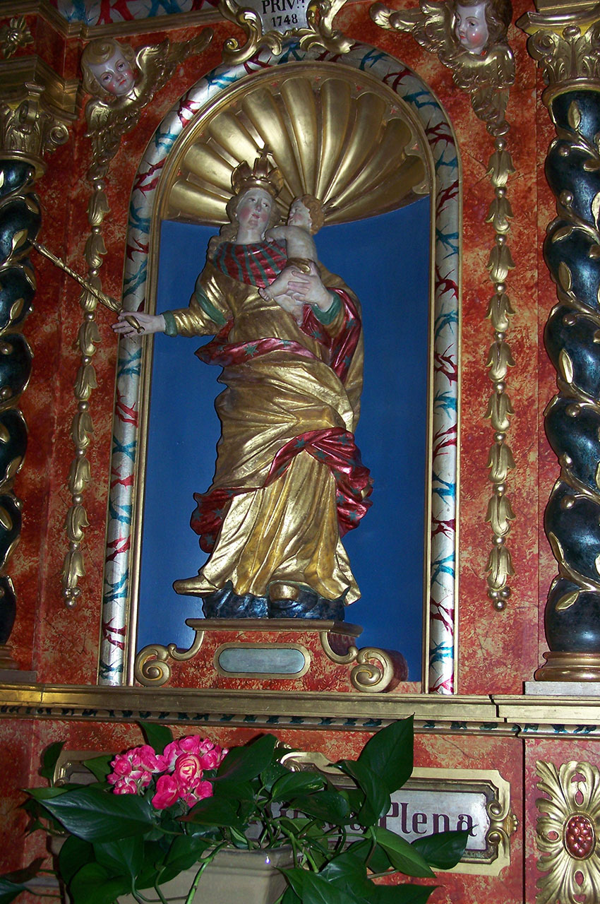 Statue de La Vierge à l'Enfant