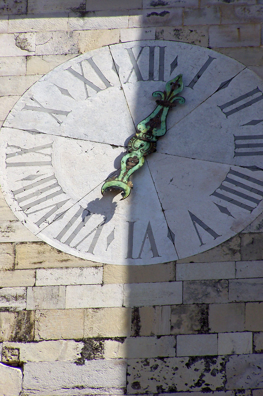 Horloge de la cathédrale Sé de Lisbonne