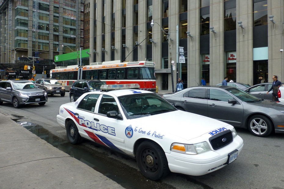 Voiture de police, to serve and protect