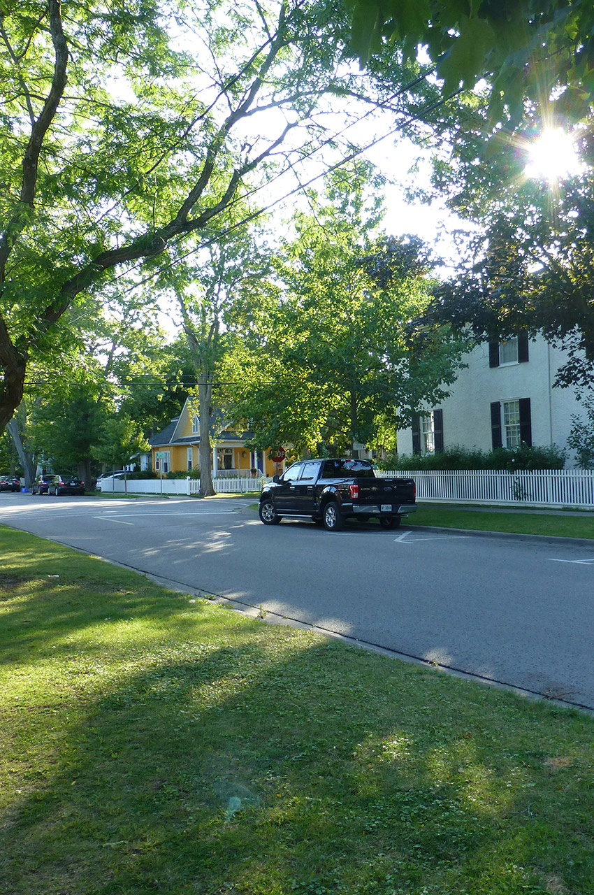 Calme et tranquillité dans cette petite ville du XIXe siècle