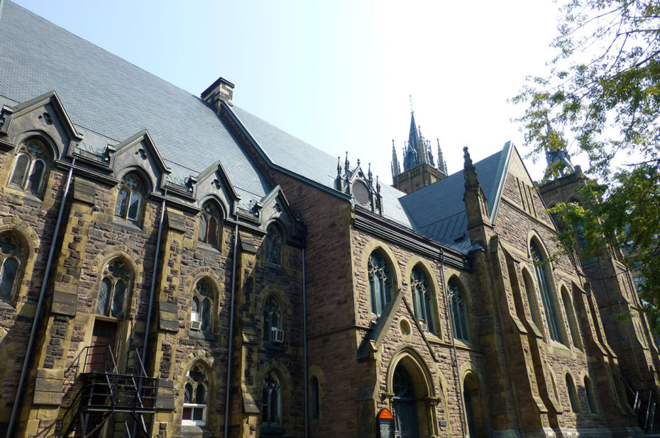 Façade latérale de l'église unie Saint-James