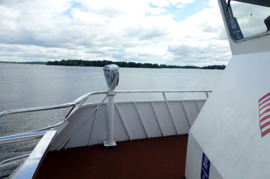 Sur le bateau pour la croisière dans les Mille-Îles