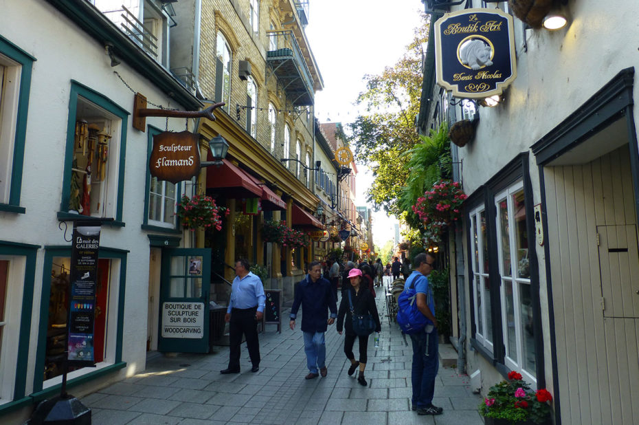 Boutiques d'artisanat rue du petit Champlain