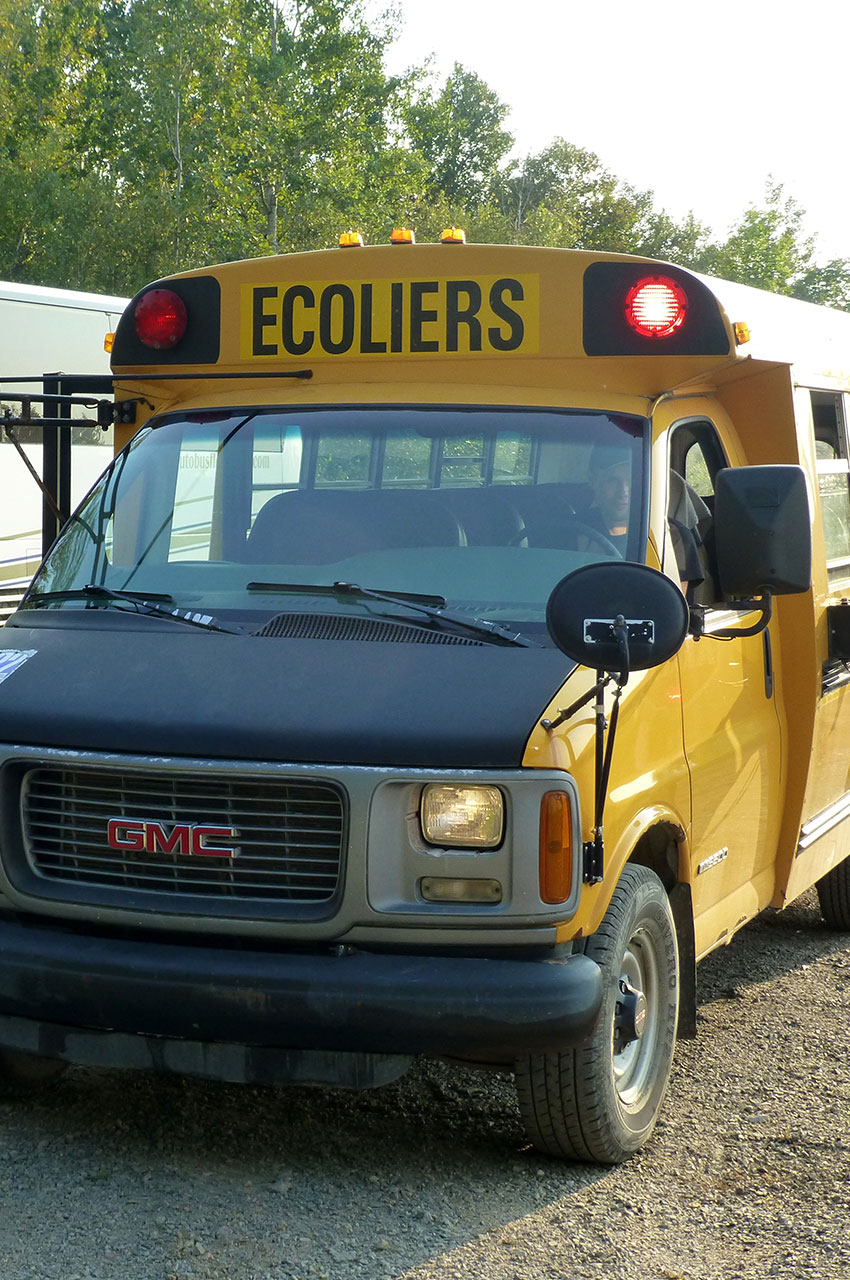 L'ancien bus pour écoliers de Hydravion Aventure