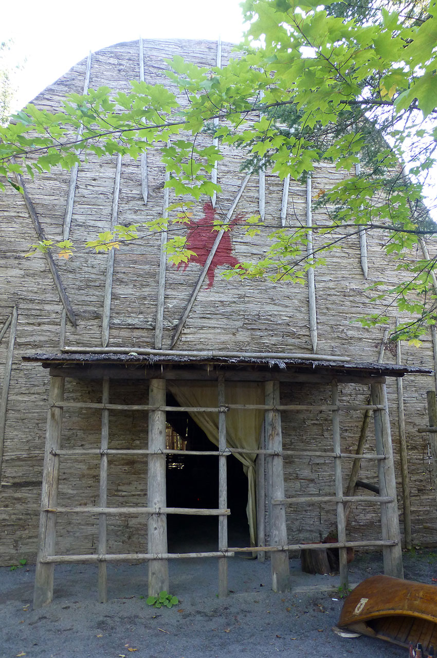 Maison longue Huron, vue de l'extérieur