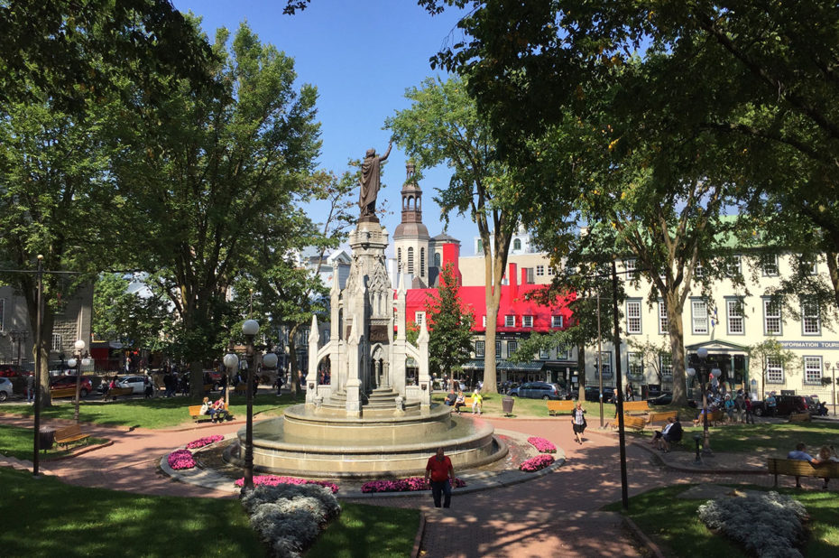 Fontaine Monument de la Foi sur la Place d'Armes