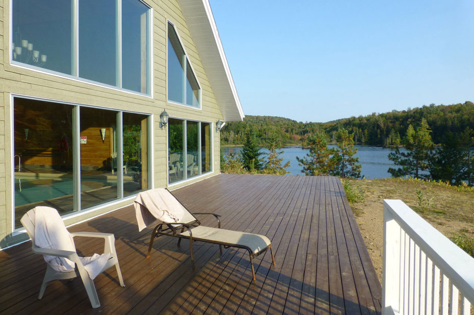 Spa et piscine intérieure face au lac blanc