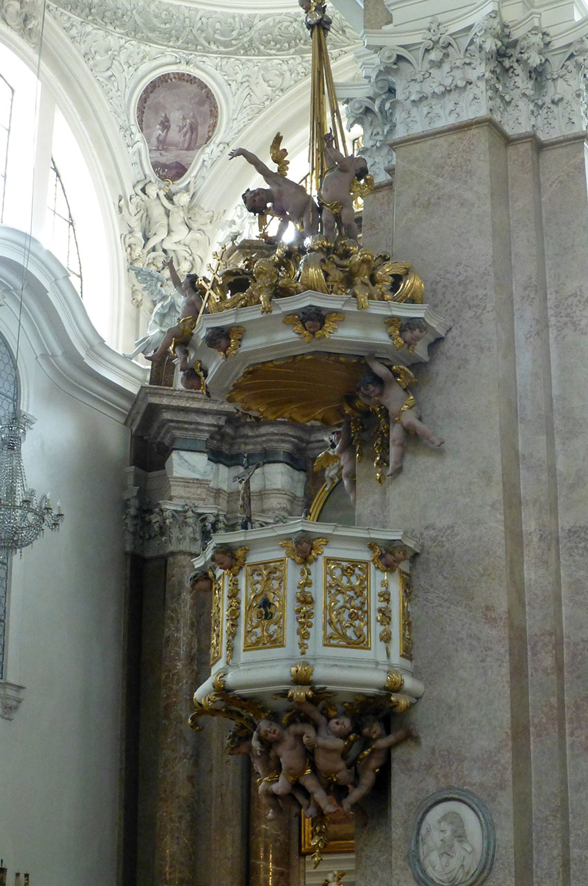 Chaire de la basilique Saint-Magne