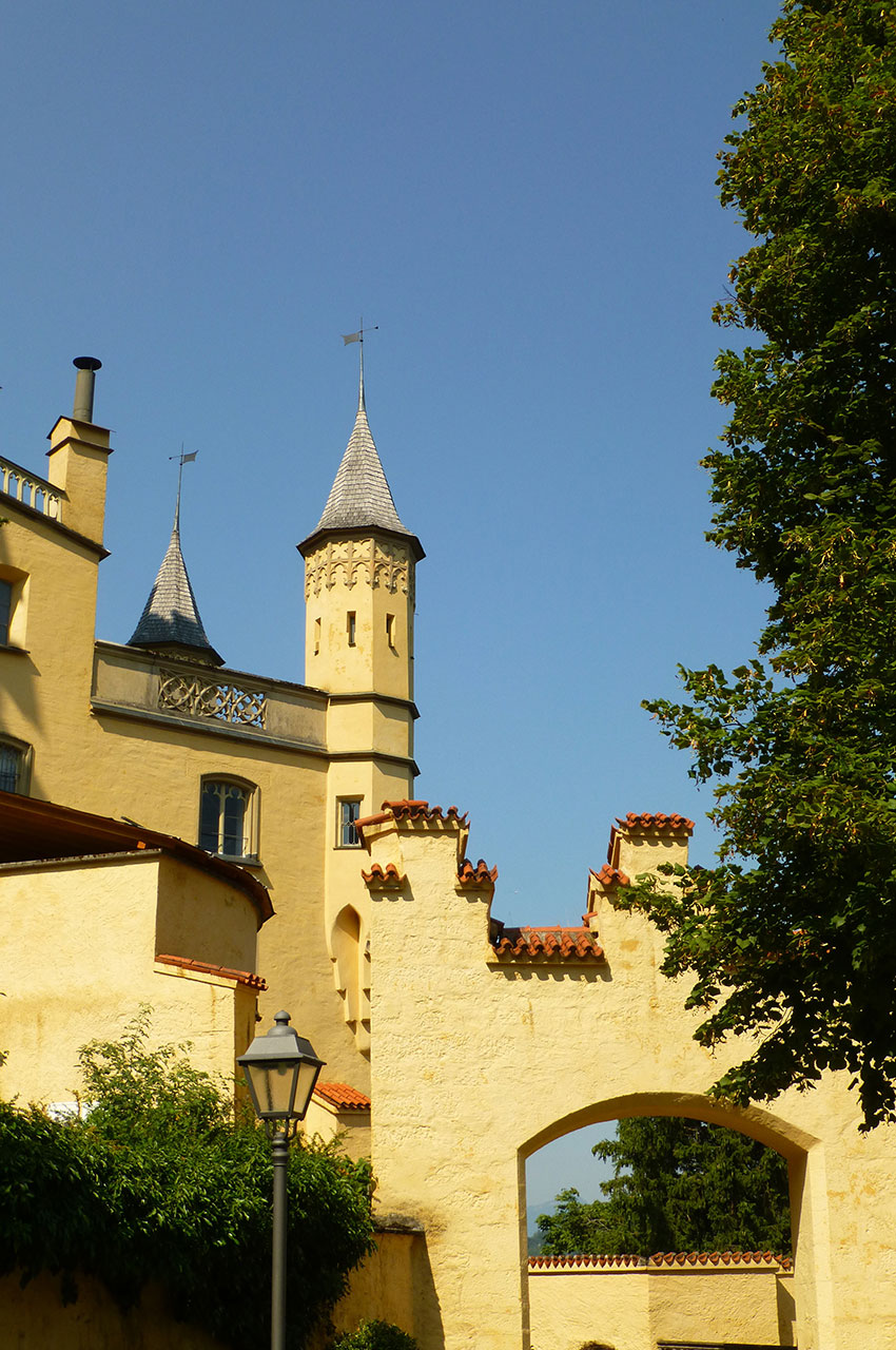 Le château de Hohenschwangau a des airs de forteresse médiévale