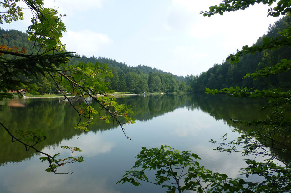 Magnifique perspective sur le lac Weissensee