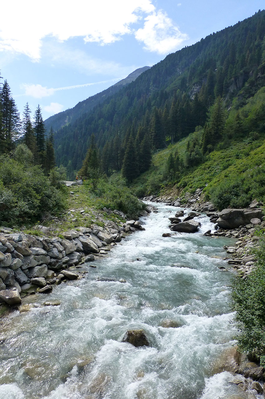 La rivière Krimmler Ache se jette dans la Salzach