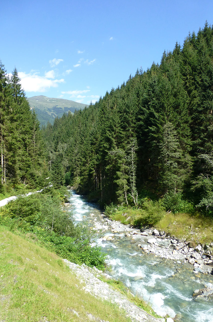 Le ruisseau qui descend du lac Karsee pour se jeter dans la rivière Salzach