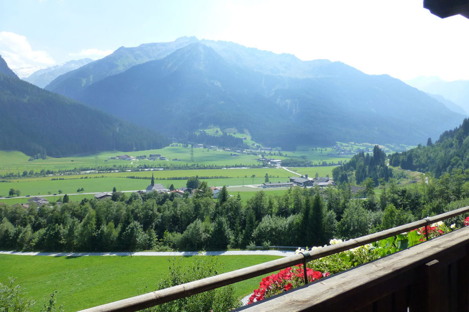 Vue de la vallée depuis la maison d'hôtes Ferienwohnung Birkleiten